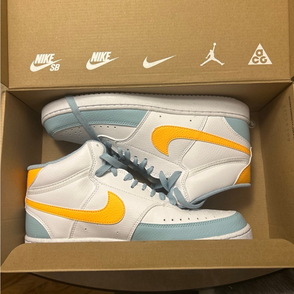 Men’s Nike Court Mids